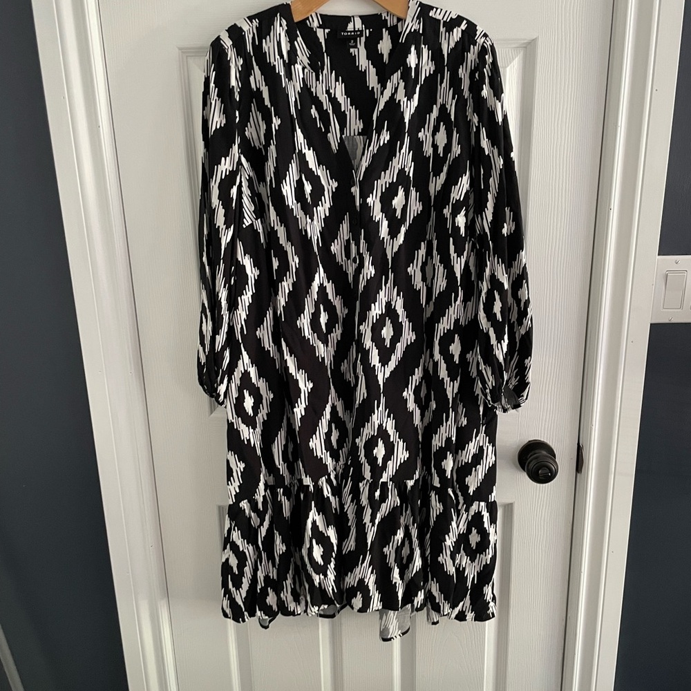 Torrid Black and White V-Neck Bishop Sleeve Dress